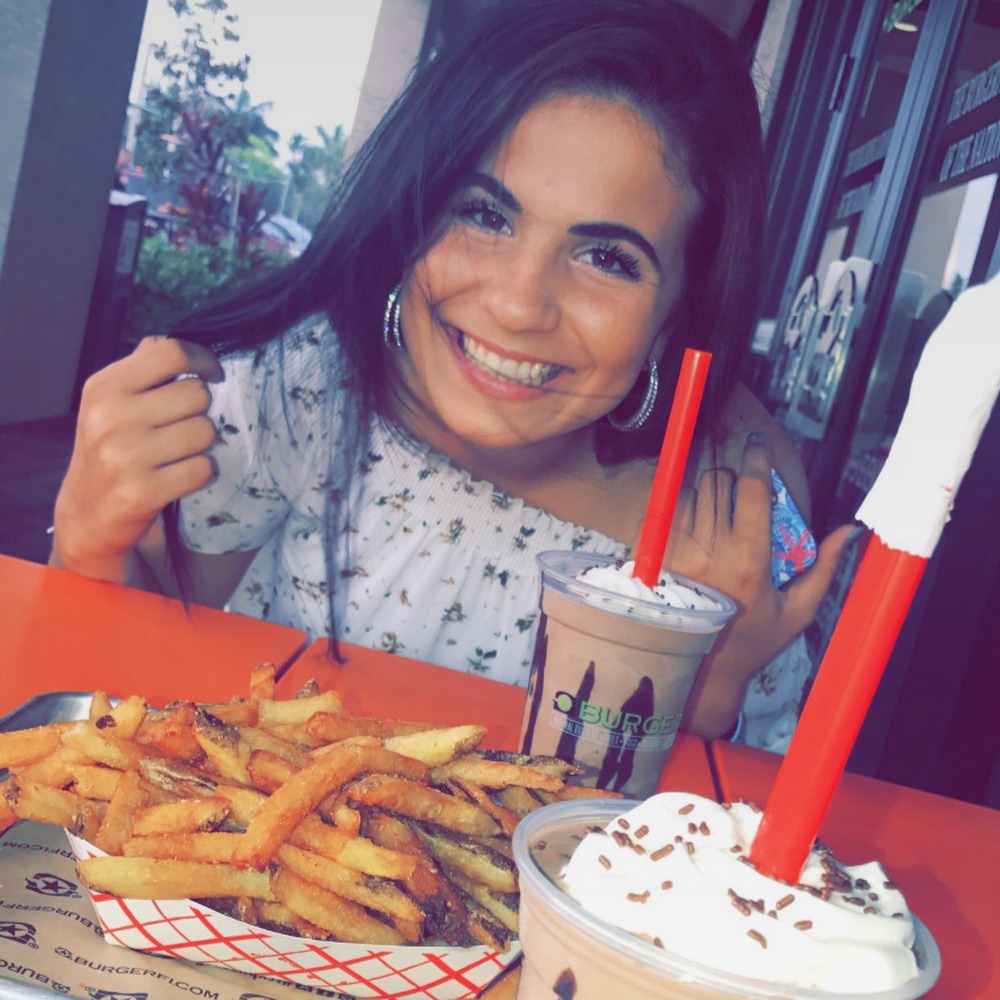 Meet your Posher, Julia